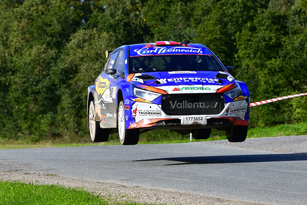 Simon Vallentin og Line Lykke Jensen hoppede ind i slutopgøret og snuppede en totalsejr fra DM-kandidaterne.
(Foto: Morten Dam - autoMOTIV/specialpress)
